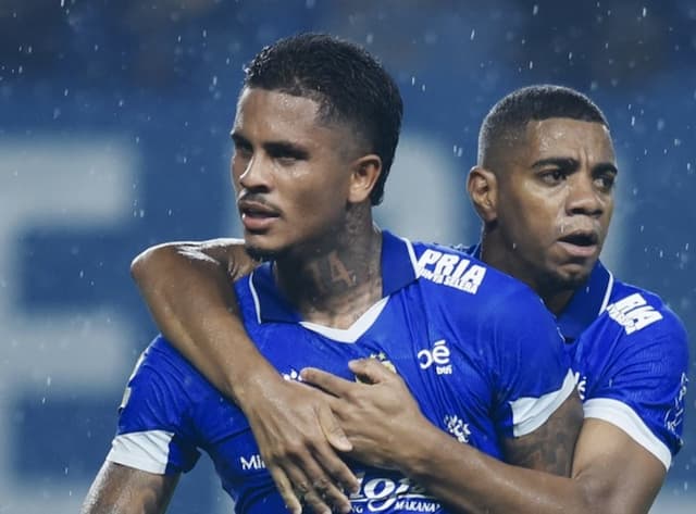 Ketajaman Ramon Tanque Kembali, Bojan Hodak Puji Produktivitas Lini Depan Persib Bandung Ketajaman Ramon Tanque Kembali, Bojan Hodak Puji Produktivitas Lini Depan Persib Bandung