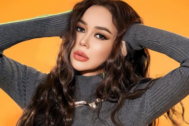 Aura Kasih Diduga Jalin Hubungan dengan Ridwan Kamil sejak 2023 Aura Kasih Diduga Jalin Hubungan dengan Ridwan Kamil sejak 2023