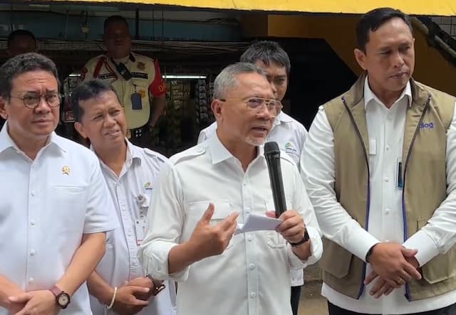 Sidak ke Pasar Kramat Jati, Zulhas Akui Harga Cabai Rawit Masih Mahal Sidak ke Pasar Kramat Jati, Zulhas Akui Harga Cabai Rawit Masih Mahal