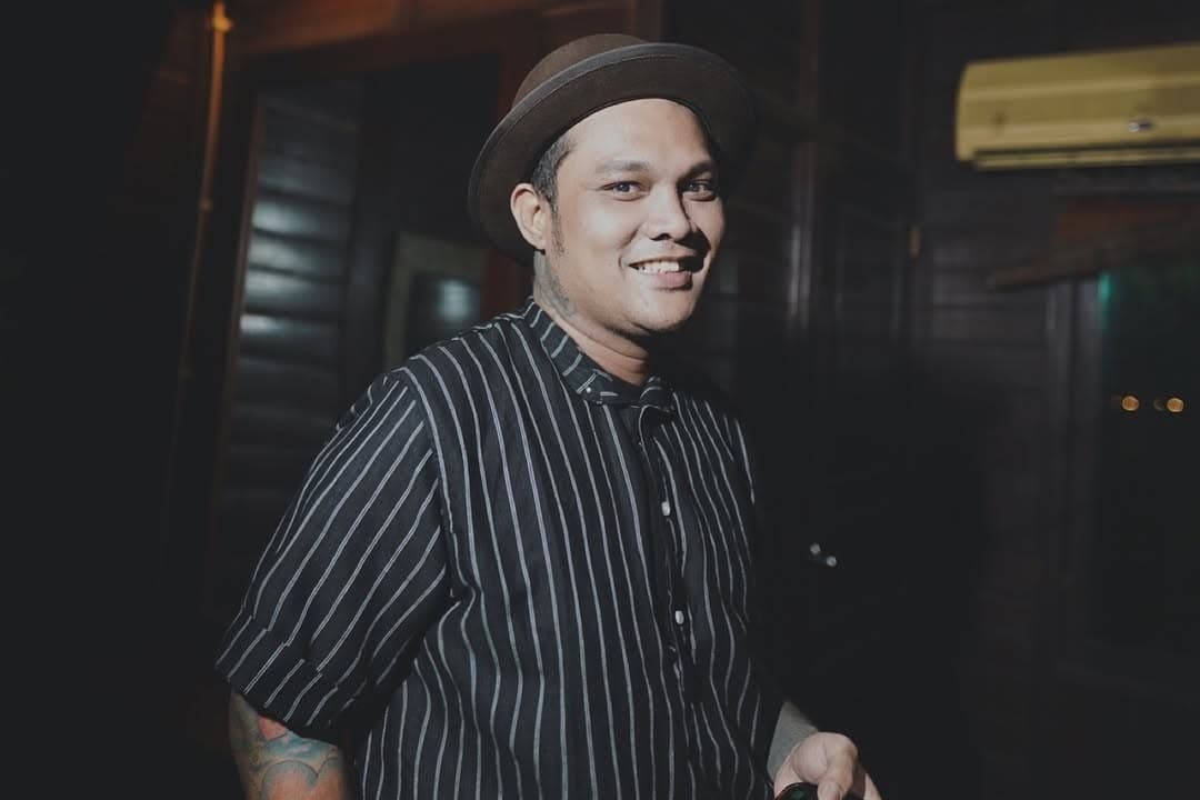 Virgoun Tegaskan Pernyataan Eva Manurung Tak Wakili Dirinya untuk Serang Inara Rusli Virgoun Tegaskan Pernyataan Eva Manurung Tak Wakili Dirinya untuk Serang Inara Rusli