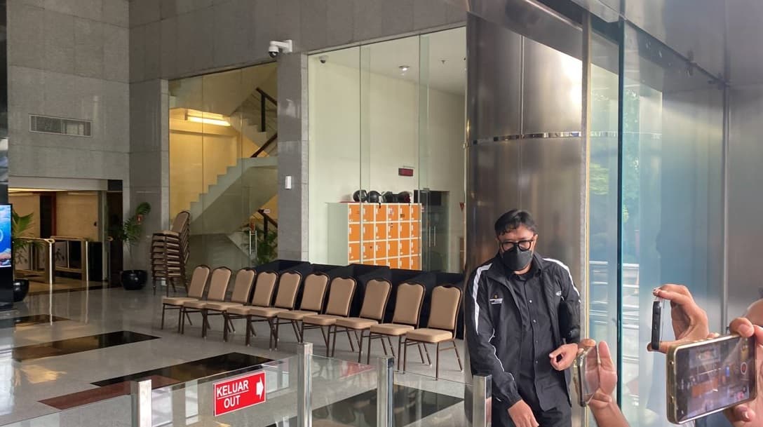 KPK Sita Ratusan Juta Rupiah saat Penggeledahan, Kubu Ono Surono: Uang Arisan Emak-Emak! KPK Sita Ratusan Juta Rupiah saat Penggeledahan, Kubu Ono Surono: Uang Arisan Emak-Emak!