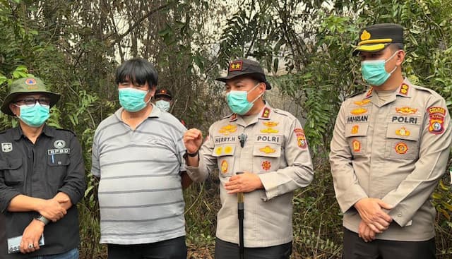 Cek Karhutla Bengkalis, Kapolda Riau Tegaskan Tak Ada Ampun bagi Pembakar Hutan! Cek Karhutla Bengkalis, Kapolda Riau Tegaskan Tak Ada Ampun bagi Pembakar Hutan!