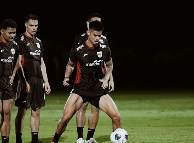 Pedas! Jurnalis Belanda Sebut Langkah Mees Hilgers dan Dean James Bela Timnas Indonesia sebagai Keputusan Bodoh Pedas! Jurnalis Belanda Sebut Langkah Mees Hilgers dan Dean James Bela Timnas Indonesia sebagai Keputusan Bodoh