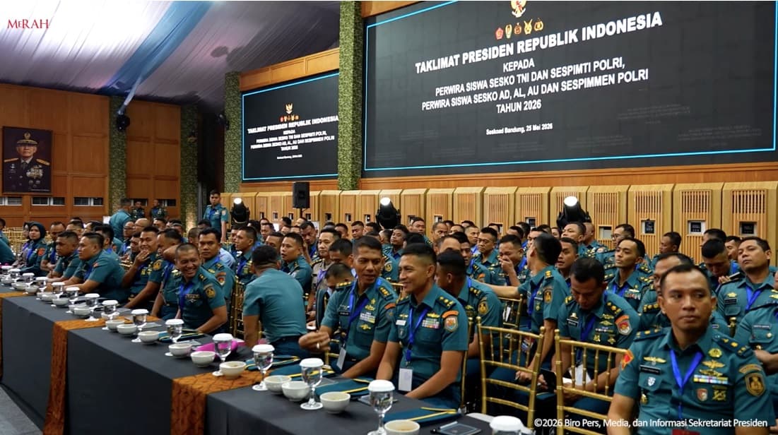Prabowo Beri Taklimat ke 1.000 Siswa TNI hingga Polri di Seskoad Bandung Prabowo Beri Taklimat ke 1.000 Siswa TNI hingga Polri di Seskoad Bandung