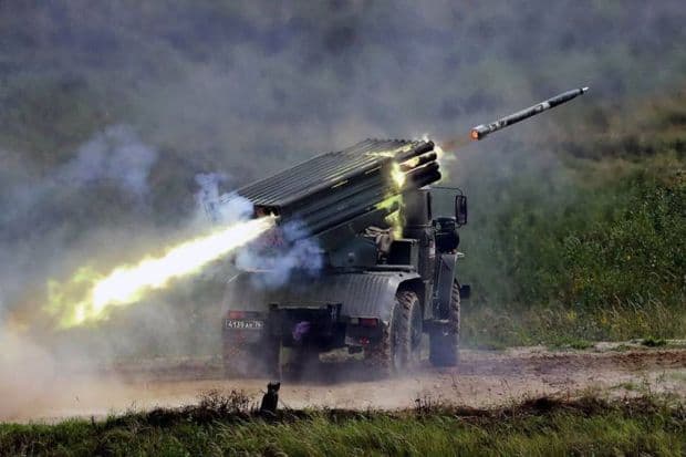 Perbandingan Sistem Roket Tornado-s Rusia Vs Himars Amerika Serikat, Unggul Mana?