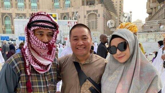 Asisten Raffi Ahmad Kuliti Kelakuan Bosnya yang Gak Ingat Istri: Sok Kaya, Banyak Utang! Asisten Raffi Ahmad Kuliti Kelakuan Bosnya yang Gak Ingat Istri: Sok Kaya, Banyak Utang!