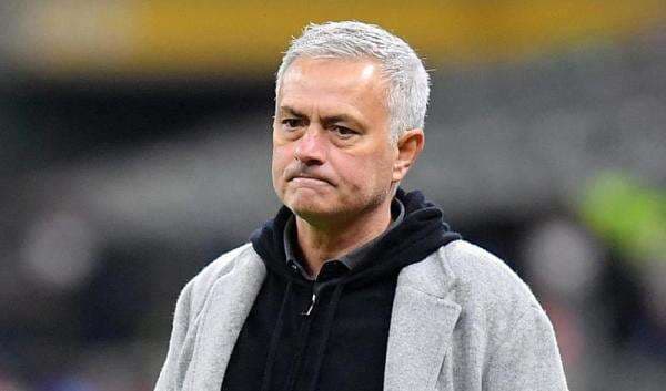 Jose Mourinho Murka AS Roma Dibekuk AC Milan, Semprot Wasit dan VAR Jose Mourinho Murka AS Roma Dibekuk AC Milan, Semprot Wasit dan VAR