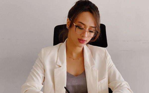 5 Tampilan Astrini Putri, Artis Cantik <i>Gebetan</i> Bang Billy Syahputra 5 Tampilan Astrini Putri, Artis Cantik <i>Gebetan</i> Bang Billy Syahputra