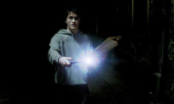 5 Mantra Sihir Harry Potter yang Cocok Buat Orang Mager 5 Mantra Sihir Harry Potter yang Cocok Buat Orang Mager