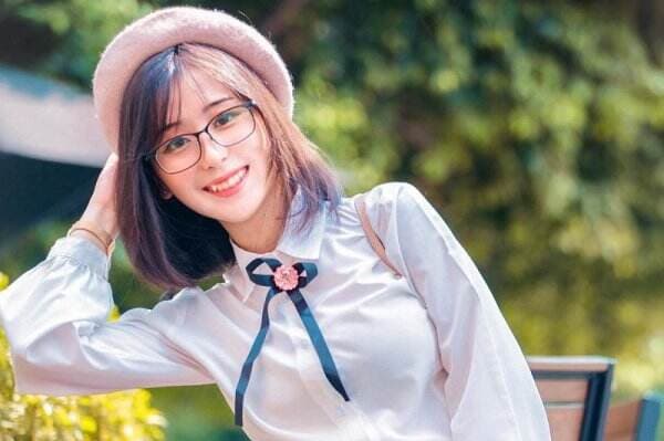 3 Gaya Foto Kekinian ala Larissa Rochefort, Cosplayer Seksi yang Gemar Pamer <i>Abs</i>