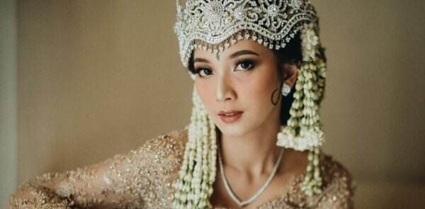 Dipoles Cantik Oleh Marlene Hariman, Inilah Makeup Look Wedding Sheila Dara yang Flawless!