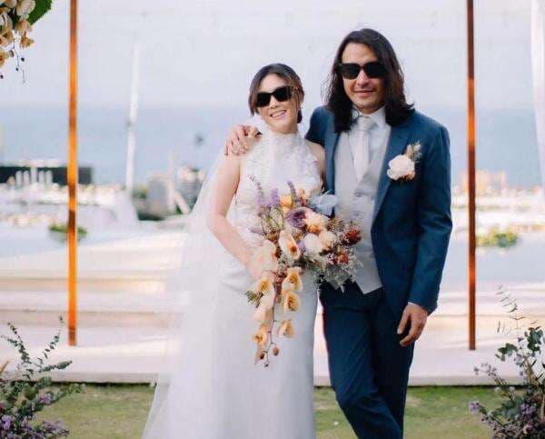 Ello dan Cindy Maria Resmi Menikah di Bali Ello dan Cindy Maria Resmi Menikah di Bali