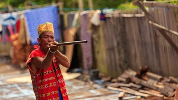 Tak Hanya Mandau Terbang, Ini Sederet Senjata Khas Suku Dayak Punya Kekuatan Magis