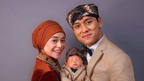 Dapat Banyak Kado, Rizky Billar Justru Dibuat Heran Putranya Malah Dikasih Baju Cewek, Sentil Sikap Lesti Kejora: Nanti Ibunya Nangis Lagi Dapat Banyak Kado, Rizky Billar Justru Dibuat Heran Putranya Malah Dikasih Baju Cewek, Sentil Sikap Lesti Kejora: Nanti Ibunya Nangis Lagi