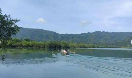 Empat Danau Vulkanik yang Ikonik dari Taman Nasional Bukit Barisan Selatan