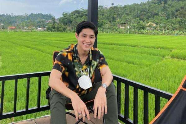Teuku Rassya Jadi Sorotan usai Unggah Foto Liburan di Temanggung, Netizen: Ya Allah Ganteng Banget Teuku Rassya Jadi Sorotan usai Unggah Foto Liburan di Temanggung, Netizen: Ya Allah Ganteng Banget