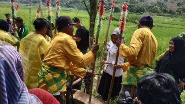 Mengenal Tradisi Mappadendang Suku Bugis, Pesta Panen Penolak Bala