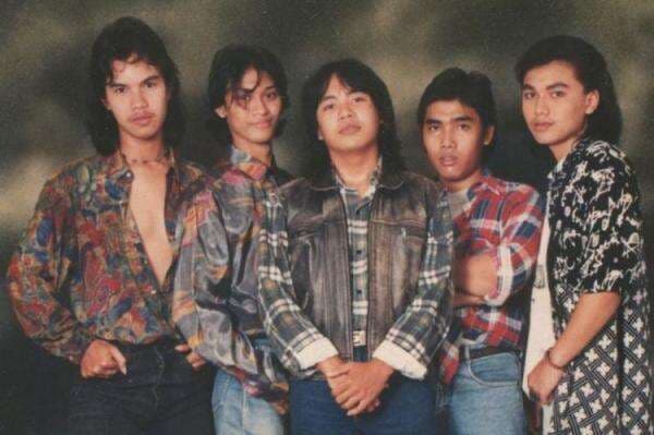 Yuk, sambung lirik lagu hits Indonesia untuk buktikan kemampuanmu Yuk, sambung lirik lagu hits Indonesia untuk buktikan kemampuanmu