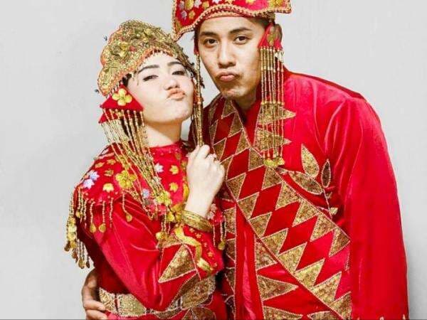 Via Vallen Bikin Heboh karena Unggah Foto Mesra Bareng Pacar: Alhamdulillah Udah Sah Via Vallen Bikin Heboh karena Unggah Foto Mesra Bareng Pacar: Alhamdulillah Udah Sah