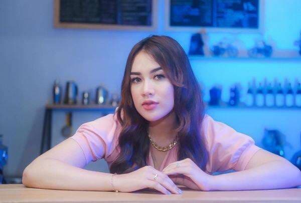 Gagal Daftar Polwan, Aurel Oktavia Malah Terkenal Jadi Pedangdut Gagal Daftar Polwan, Aurel Oktavia Malah Terkenal Jadi Pedangdut