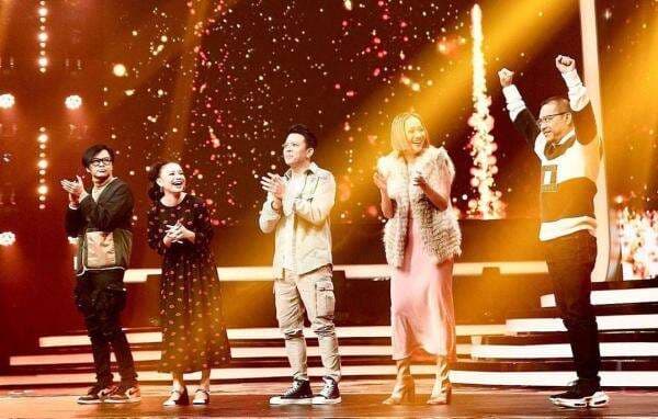 Hari Valentine, BCL dan Ariel NOAH Kompak Pakai Baju Pink Hari Valentine, BCL dan Ariel NOAH Kompak Pakai Baju Pink