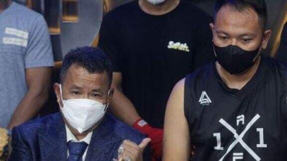 Vicky Prasetyo Tunjukkan Kekuatan Duel Adu Jotos, Hotman Paris Langsung Dibuat Tak Berdaya di Ronde Pertama? Vicky Prasetyo Tunjukkan Kekuatan Duel Adu Jotos, Hotman Paris Langsung Dibuat Tak Berdaya di Ronde Pertama?