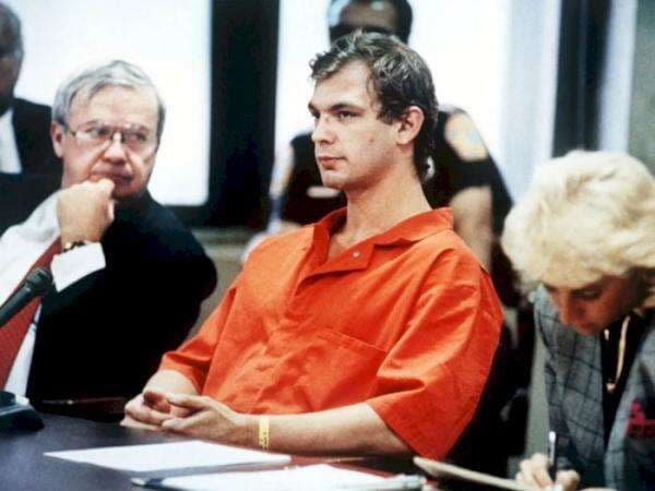 Sejarah 17 Februari: Pembunuh Berantai Jeffrey Dahmer Dijatuhi Hukuman Seumur Hidup Sejarah 17 Februari: Pembunuh Berantai Jeffrey Dahmer Dijatuhi Hukuman Seumur Hidup