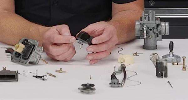 Pengertian dan Fungsi Komponen Karburator pada Sepeda Motor Pengertian dan Fungsi Komponen Karburator pada Sepeda Motor