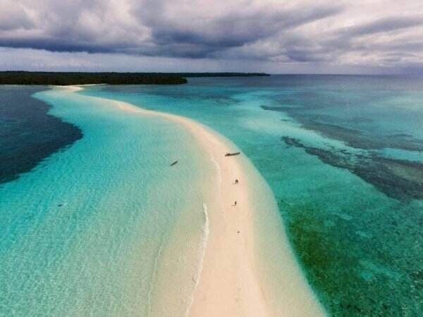 Seperti di Kisah Nabi, Indonesia Ternyata Punya Laut Terbelah!