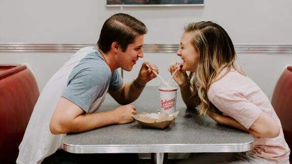 Waspada! Ini 4 Kebohongan yang Sering Diucapkan Pria saat Kencan Pertama Waspada! Ini 4 Kebohongan yang Sering Diucapkan Pria saat Kencan Pertama