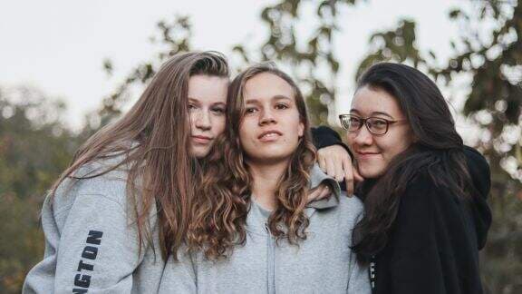 Moms, Yuk Kenali Ciri-ciri Pubertas pada Anak Perempuan Moms, Yuk Kenali Ciri-ciri Pubertas pada Anak Perempuan