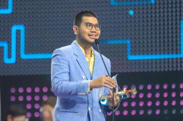 Kaleb J Tampil Beda di TikTok Awards 2021, Bawa Pulang Piala Viral Song of The Year Kaleb J Tampil Beda di TikTok Awards 2021, Bawa Pulang Piala Viral Song of The Year