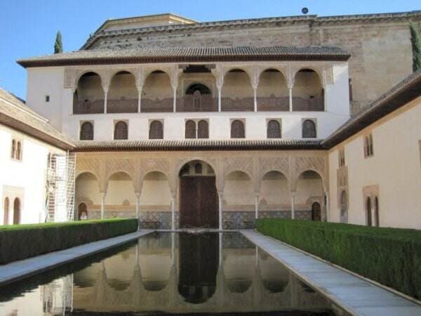 Istana Ini Lokasi Syuting Drakor Memories of the Alhambra, Ada Jejak Islam di Baliknya