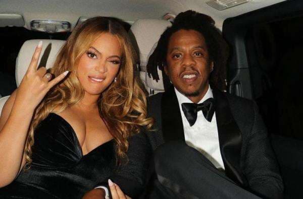 7 Pasangan Hollywood Paling Romantis, Kemesraan Beyonce dan Jay Z Bikin Iri 7 Pasangan Hollywood Paling Romantis, Kemesraan Beyonce dan Jay Z Bikin Iri