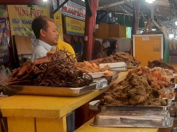 Nasi Kapau Terenak di Jakarta Ada di Pasar Ini, Sajikan 50 Lauk yang Rasanya Juara!