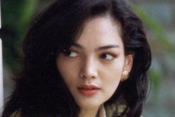 Biodata dan Agama Ida Iasha, Artis Cantik Era 1980an yang Jadi Mualaf