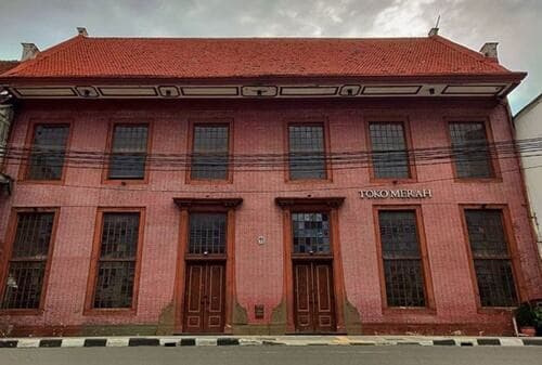 Kisah Misteri Toko Merah Kota Tua Jakarta, Dibangun sejak Abad Ke-18