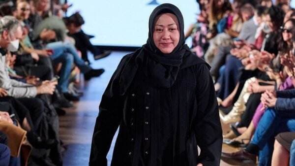 Heboh PFW, Desainer Indonesia yang Tampil di Paris Fashion Show 2022 Buka Suara