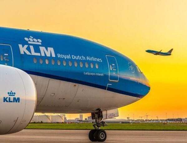 Maskapai Belanda KLM <i>Landing</i> Mulus di Bandara Ngurah Rai, Netizen: Selamat Datang <i>Meneer</i>