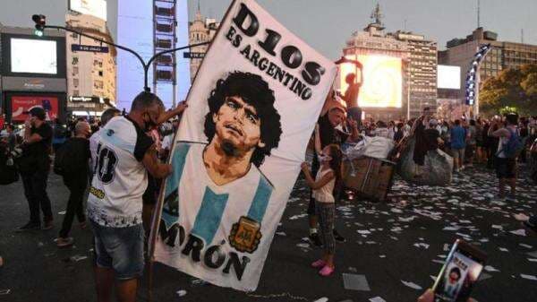 6 Pemain Terbaik Sepak Bola Bernomor 10, Nomor 4 Jadi Agama dan Dipuja Bak Dewa 6 Pemain Terbaik Sepak Bola Bernomor 10, Nomor 4 Jadi Agama dan Dipuja Bak Dewa