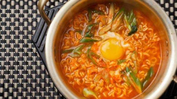 Makna Tersembunyi dalam Ajakan Makan Ramyeon di Korea Selatan Makna Tersembunyi dalam Ajakan Makan Ramyeon di Korea Selatan