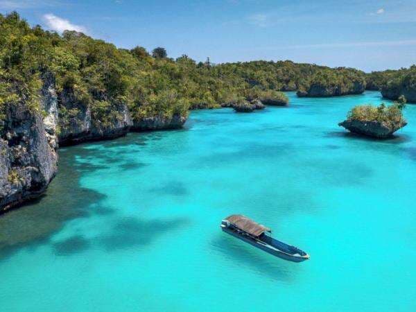 Pesona Pulau Bair, Pulau Tak Berpenghuni Namun Cantik Bak Raja Ampat Pesona Pulau Bair, Pulau Tak Berpenghuni Namun Cantik Bak Raja Ampat