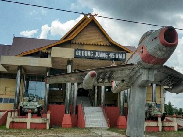 Miris! Ikon Pekanbaru yang Diresmikan Megawati Memprihatinkan, Mirip Rumah Hantu!