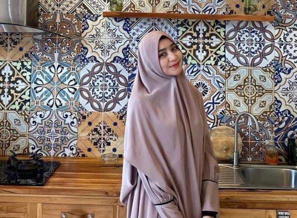 Biodata dan Profil Sherel Thalib, Istri Taqy Malik sang Selebgram Cantik Berhijab Syar’i Biodata dan Profil Sherel Thalib, Istri Taqy Malik sang Selebgram Cantik Berhijab Syar’i