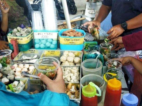 Beli Bakso di Sini Kaya Antre Sembako Murah, Ratusan Pentol Ludes Setiap Hari! Beli Bakso di Sini Kaya Antre Sembako Murah, Ratusan Pentol Ludes Setiap Hari!