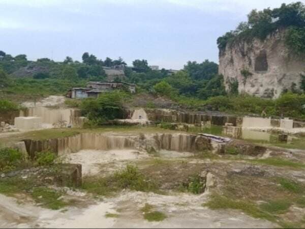 Dulunya Wisata Primadona di Gresik, Bukit Kapur Kini Telantar bak Tempat Uji Nyali