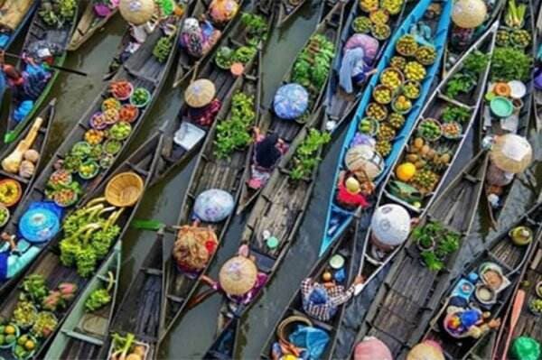 Pasar Terapung Paling Ikonik di Indonesia, Ini Daftarnya