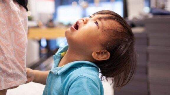 Moms Wajib di Hindari, Ini Pola Asuh yang Bikin Anak Jadi Nggak Sabaran Moms Wajib di Hindari, Ini Pola Asuh yang Bikin Anak Jadi Nggak Sabaran