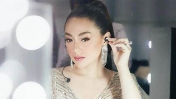 Celine Evangelista Pakai Gaun Bling-Bling Belahan Dada Rendah, Janda Stefan William Makin Hot!