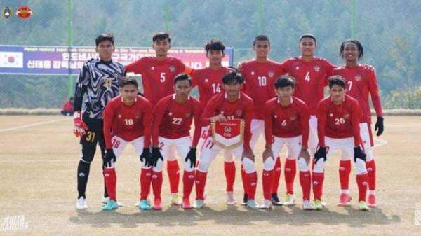 Uji Coba Pertama di Korea Selatan, Timnas U-19 Kalah Telak dari Yeungnam University Uji Coba Pertama di Korea Selatan, Timnas U-19 Kalah Telak dari Yeungnam University